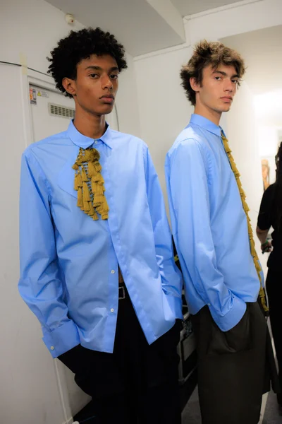 Look 2